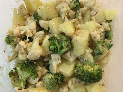 お弁当にブロッコリーとカリフラワーのポテトサラダ